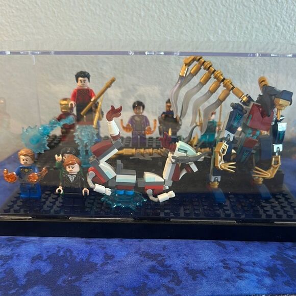 LEGO Marvel Set with Dragon and Minifigures - Picture 1 of 5